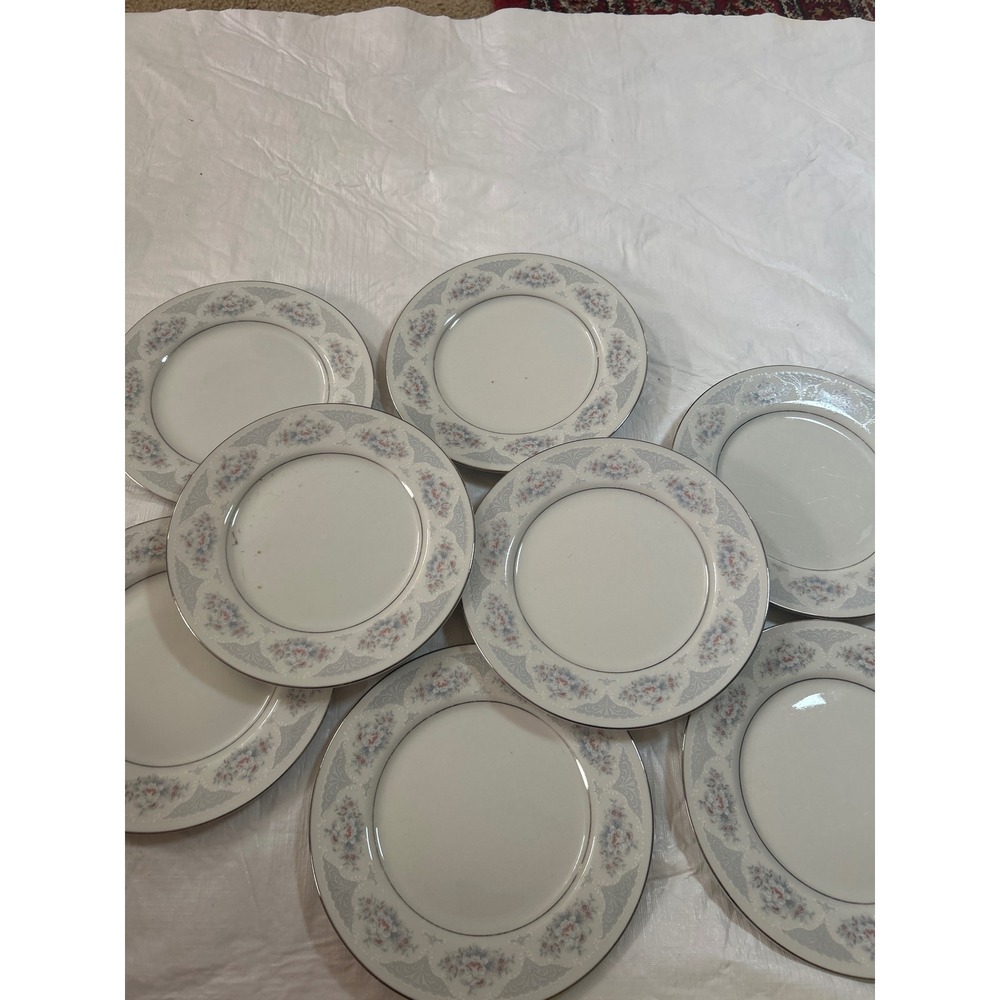 Fine China Floral Pattern Dinner Plates Set of 7 Elegant Tableware